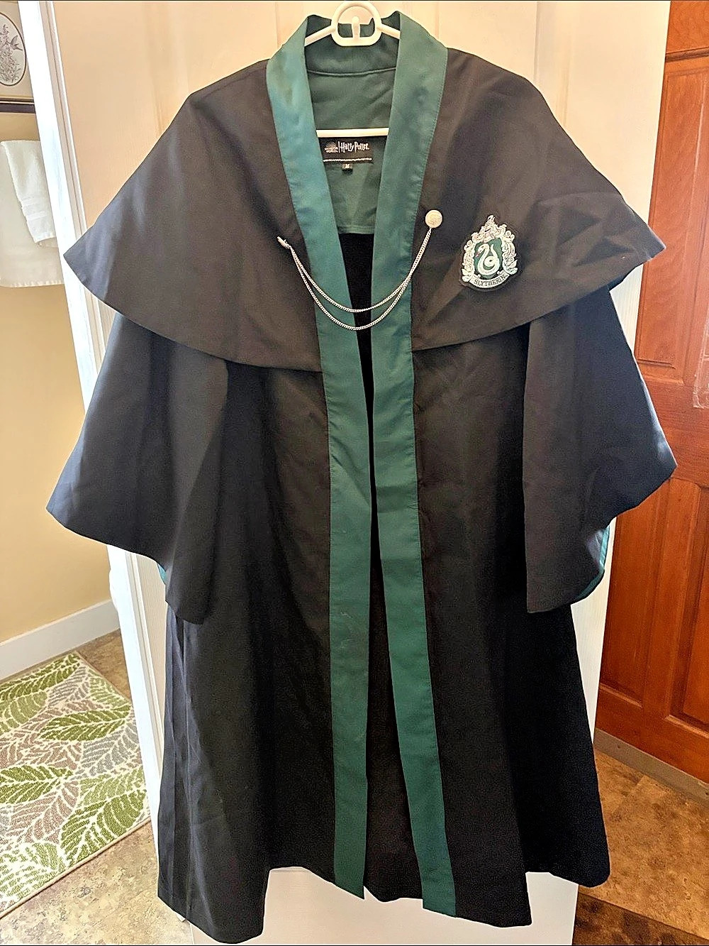 Wizarding World Harry Potter Slytherin Adult Robe Black & Green Medium